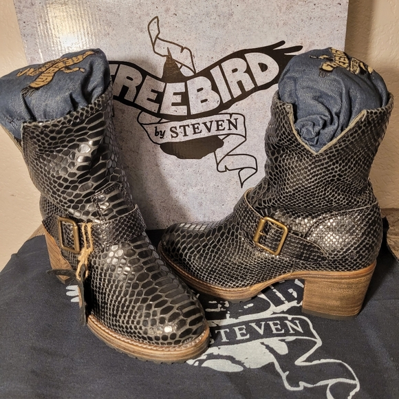 Freebird by Steven Carlito Black Snake 6 BNIB OG - Picture 2 of 9